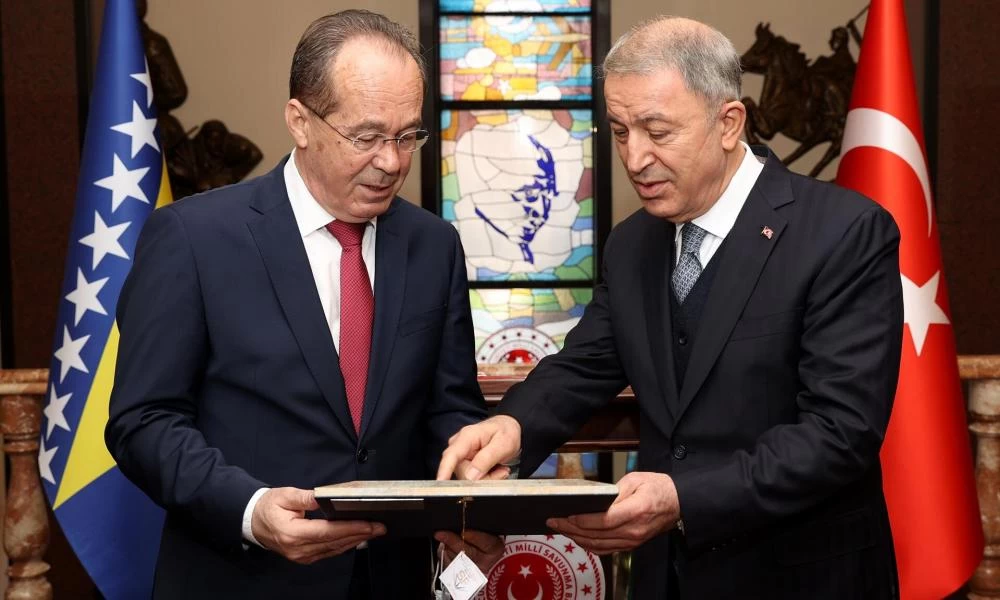 Σε ευθεία αντιπαράθεση με Σερβία-Ρωσία η Τουρκία